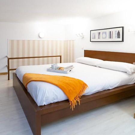 Apartamentos Puerta Del Sol I Мадрид Екстериор снимка