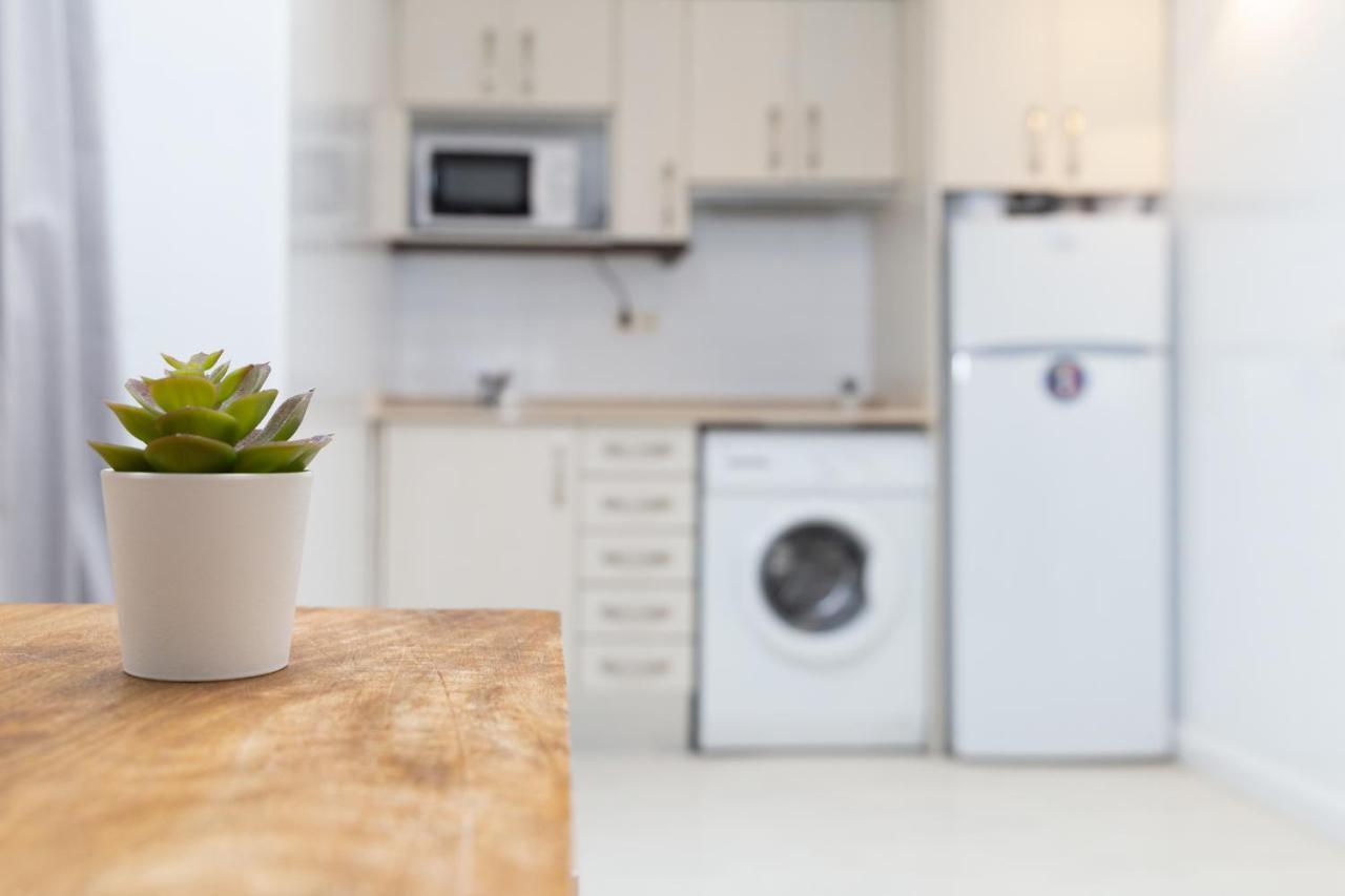 Apartamentos Puerta Del Sol I Мадрид Екстериор снимка