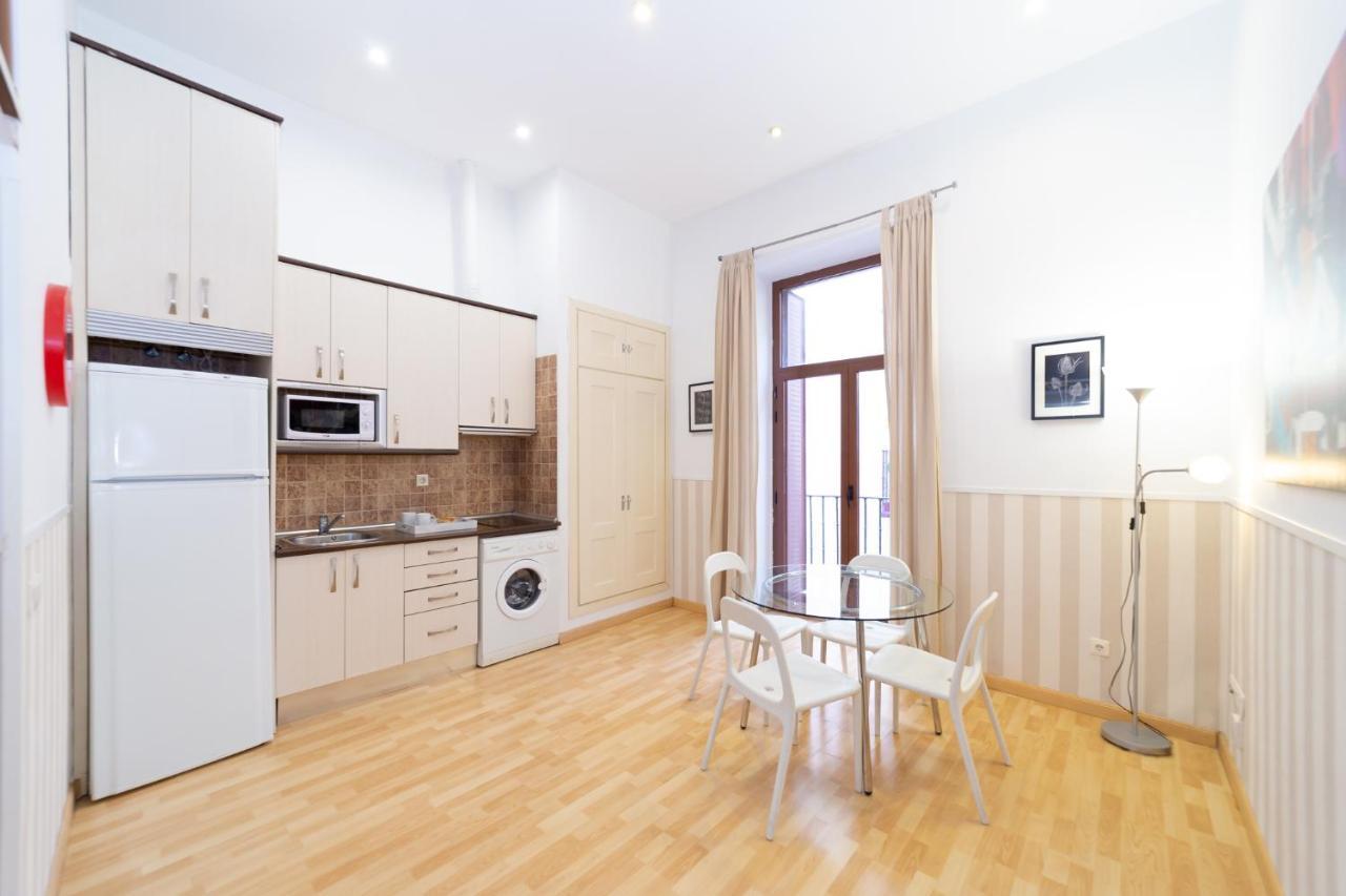 Apartamentos Puerta Del Sol I Мадрид Екстериор снимка