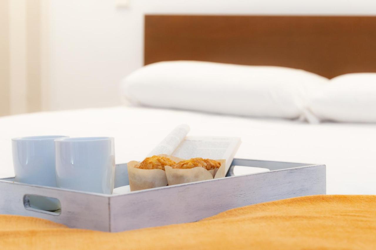 Apartamentos Puerta Del Sol I Мадрид Екстериор снимка