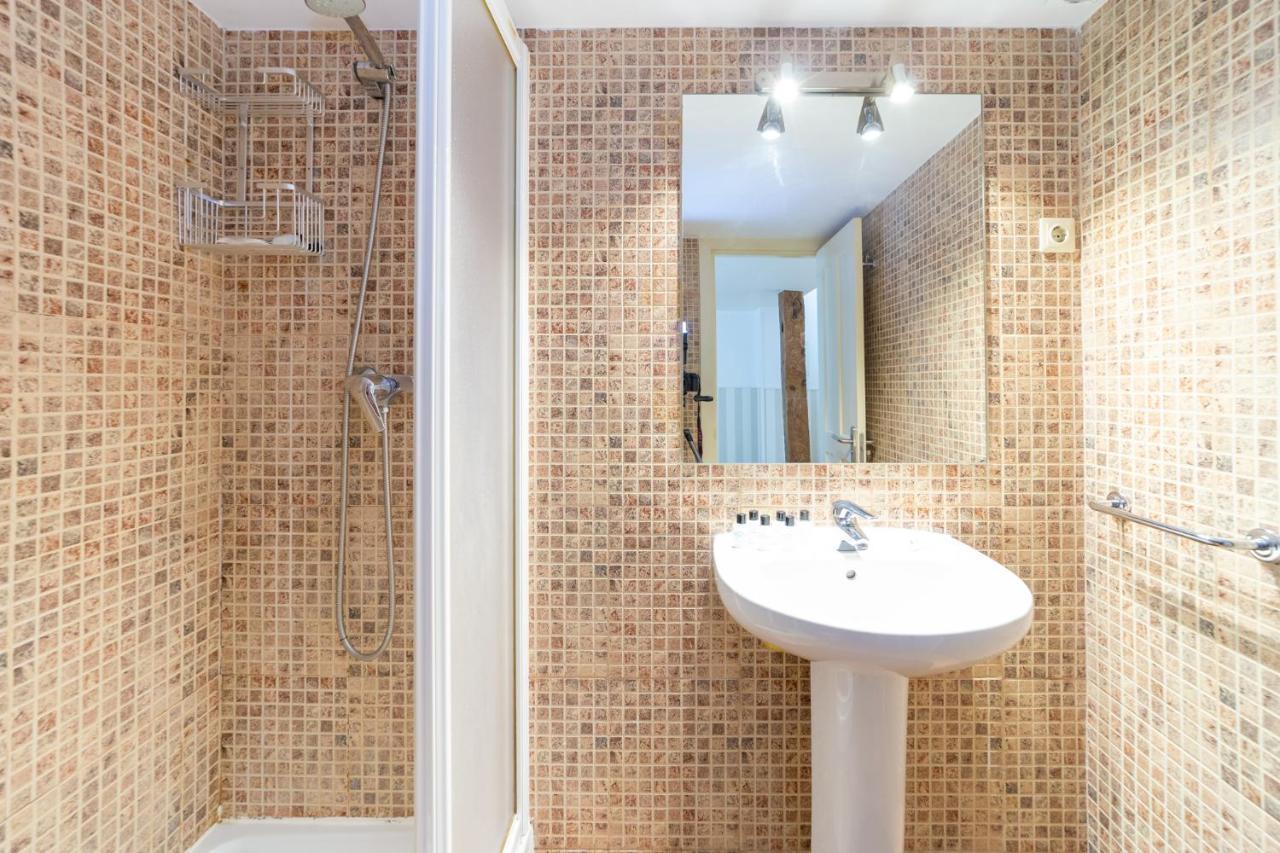 Apartamentos Puerta Del Sol I Мадрид Екстериор снимка
