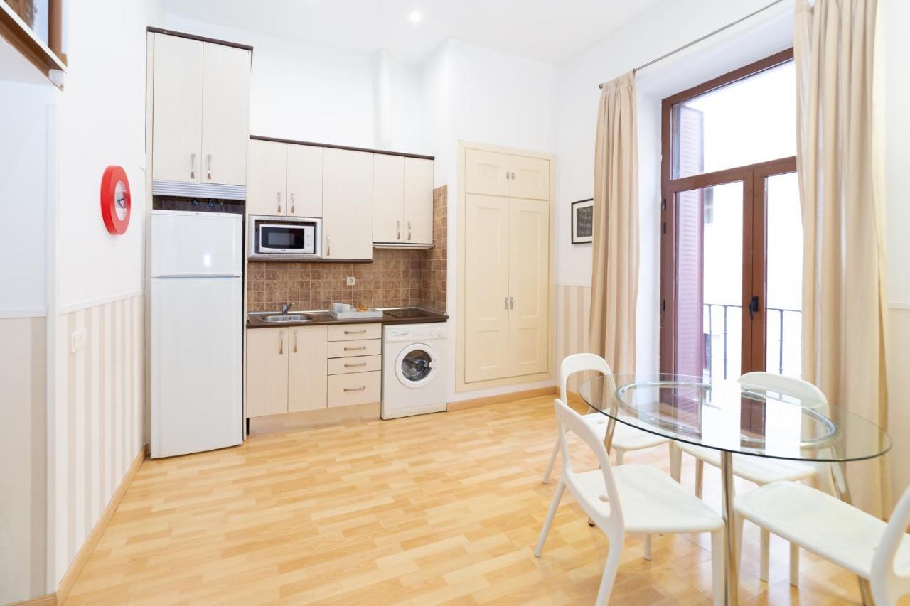 Apartamentos Puerta Del Sol I Мадрид Екстериор снимка