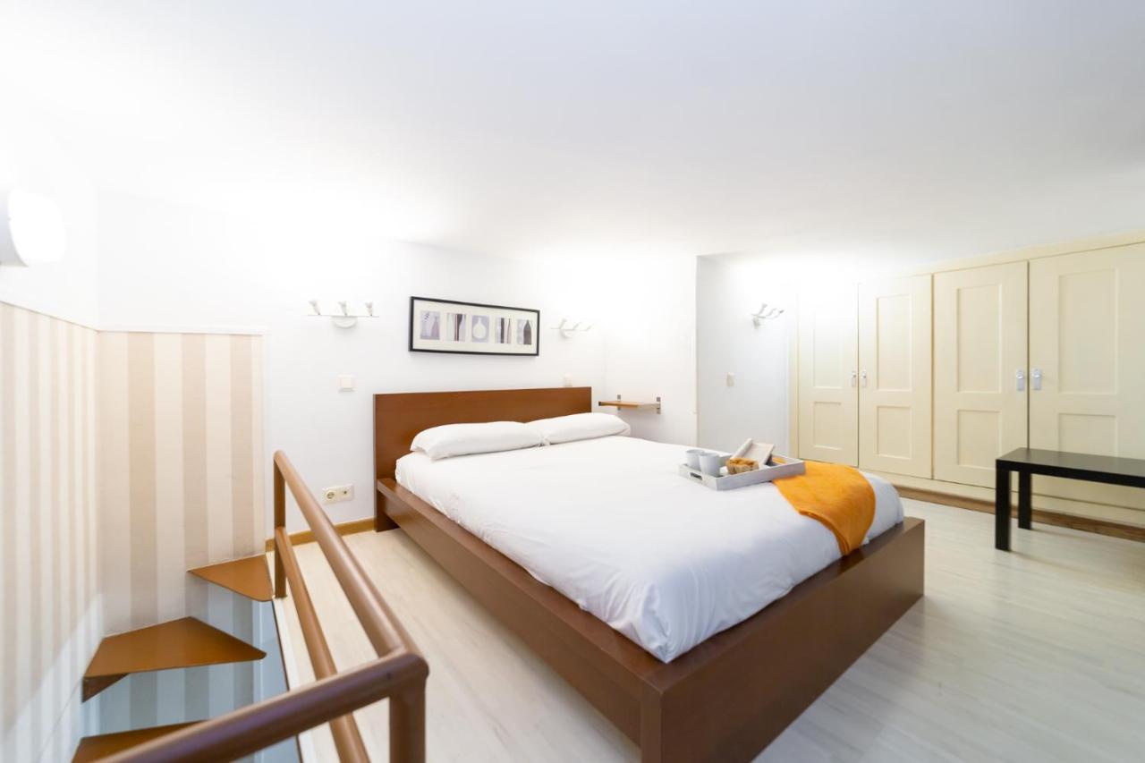 Apartamentos Puerta Del Sol I Мадрид Екстериор снимка