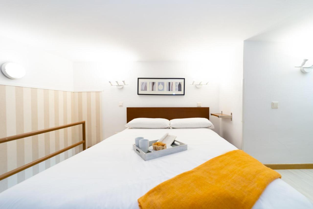 Apartamentos Puerta Del Sol I Мадрид Екстериор снимка